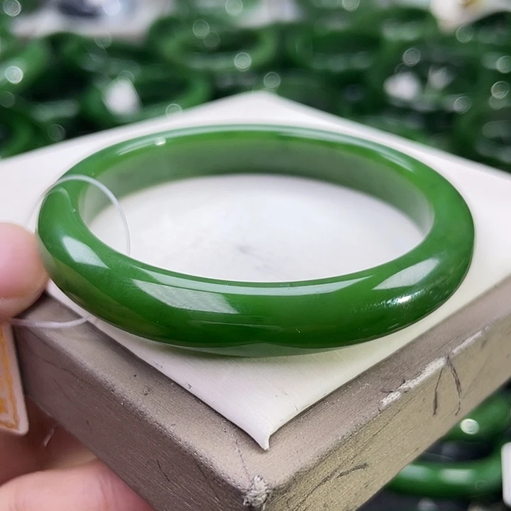 未镶嵌手镯和田玉（碧玉）