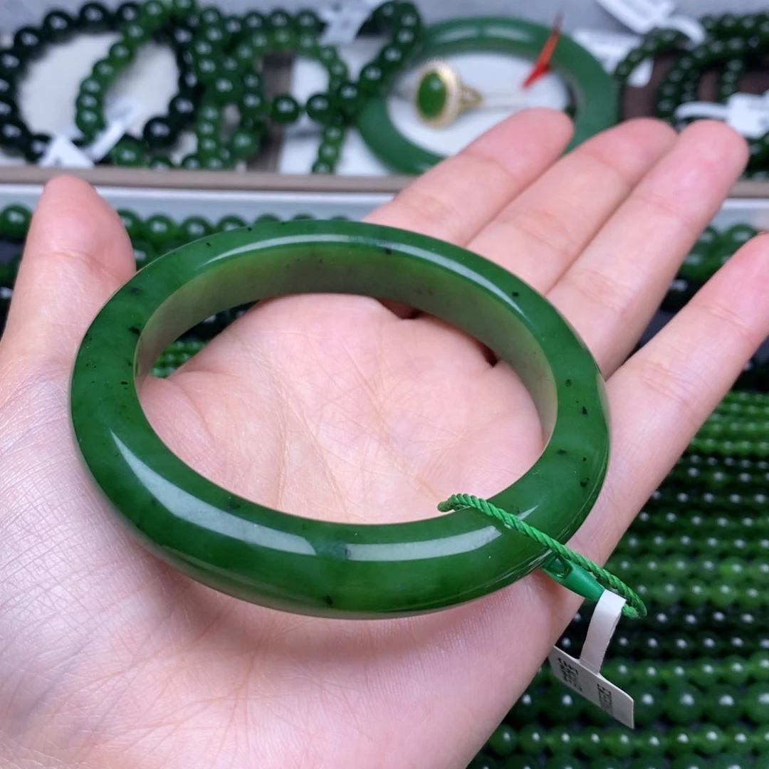 未镶嵌手镯和田玉（碧玉）59辣绿色