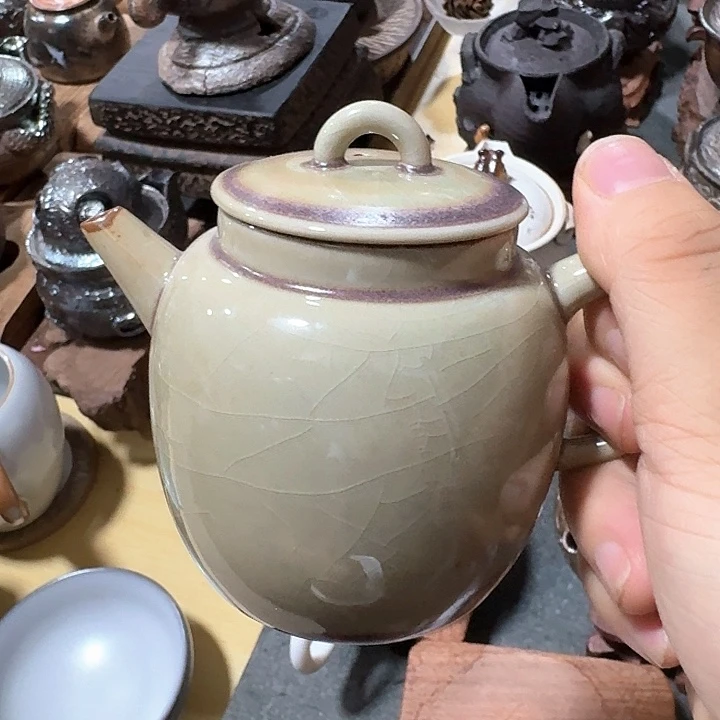 主人杯一个，爱。品茗爱。