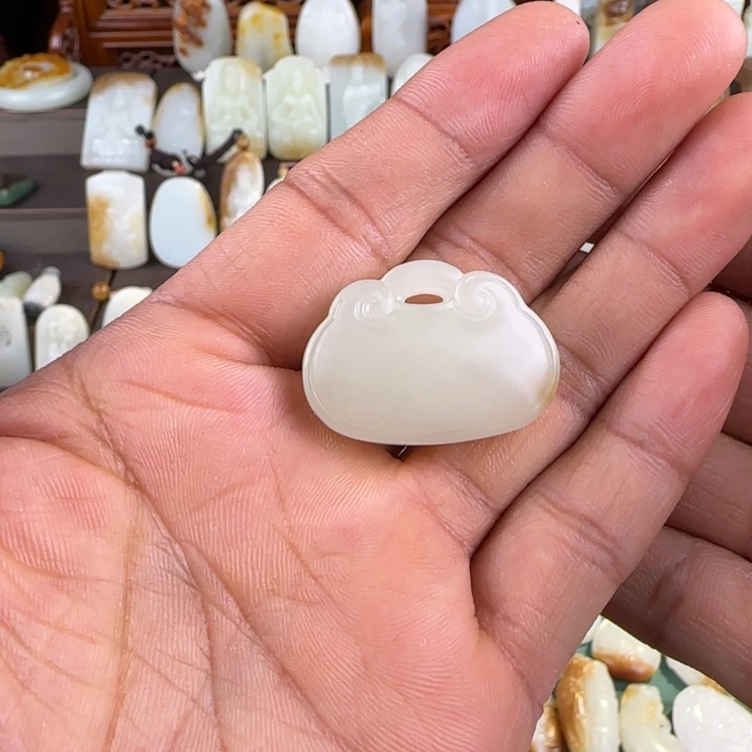 和田玉（糖玉）未镶嵌颈饰