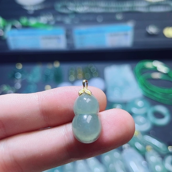 颈饰18K金镶嵌翡翠翡翠