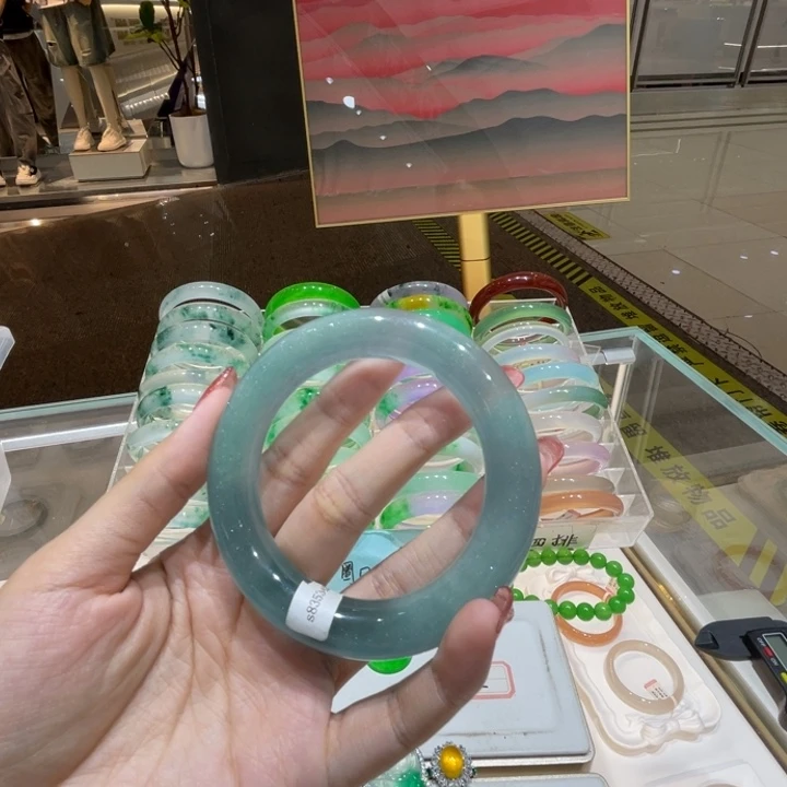 翡翠手镯未镶嵌翡翠手镯