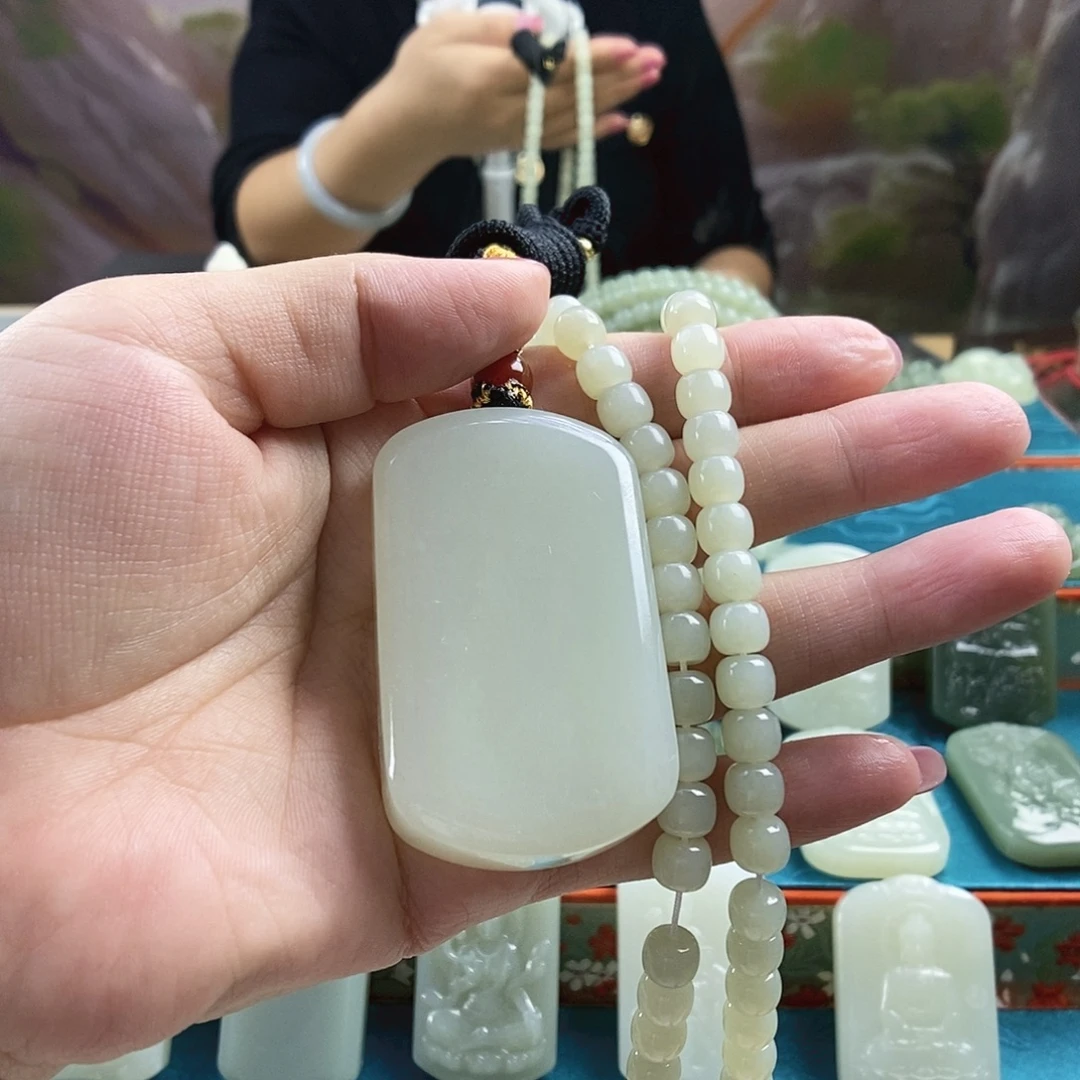 凤***f和田玉未镶嵌颈饰
