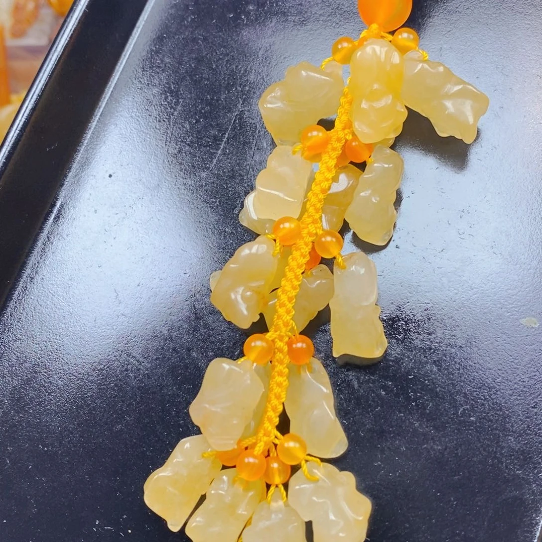 石英质玉（黄龙玉）未镶嵌颈饰