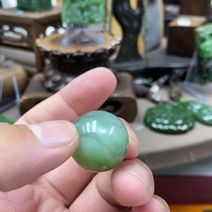 幸***福颈饰未镶嵌和田玉（碧玉）