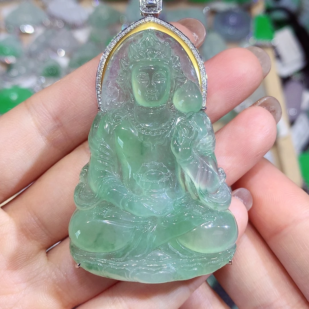 翡翠18K金镶嵌颈饰度母