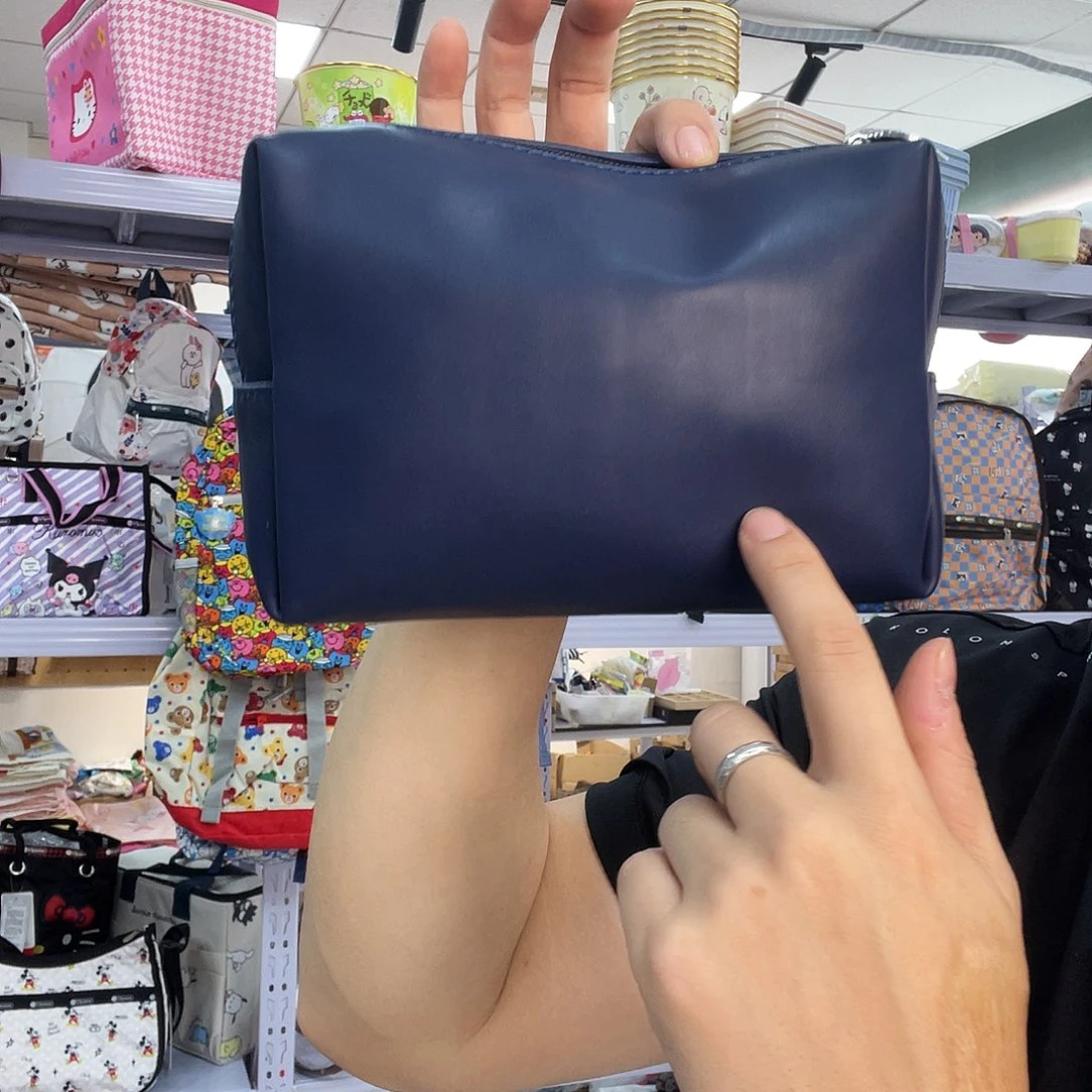 PU化妆包等各种产品的