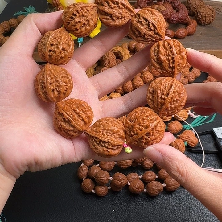 文玩核桃手串龙脊