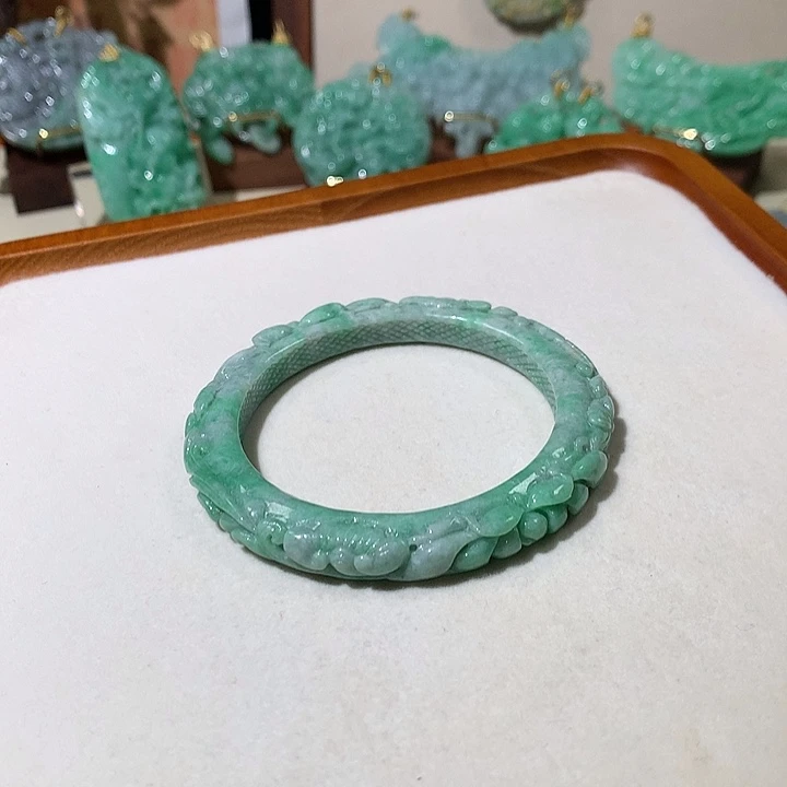 未镶嵌手镯翡翠翡翠手镯