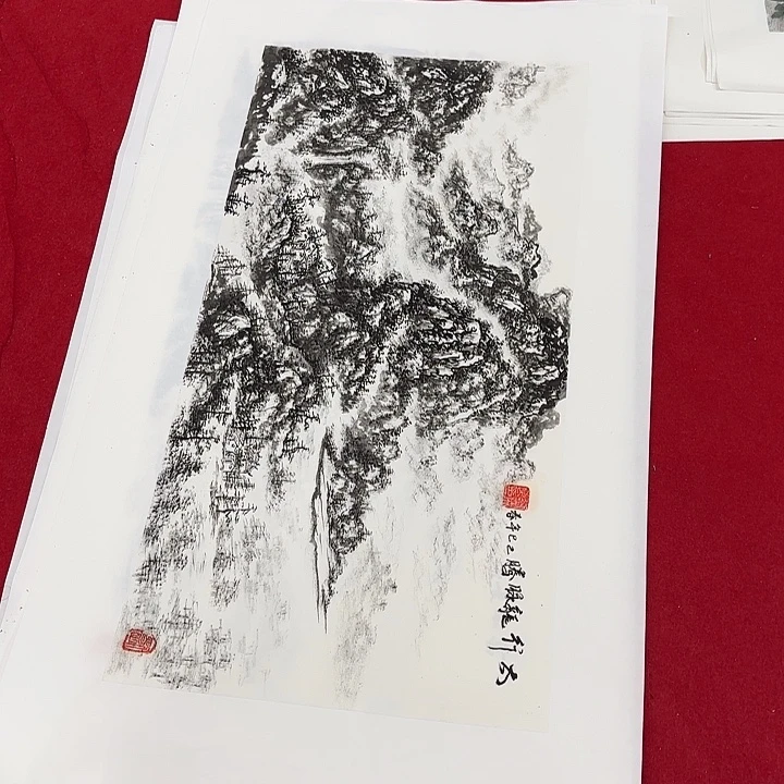 国画花鸟等图案为一体而