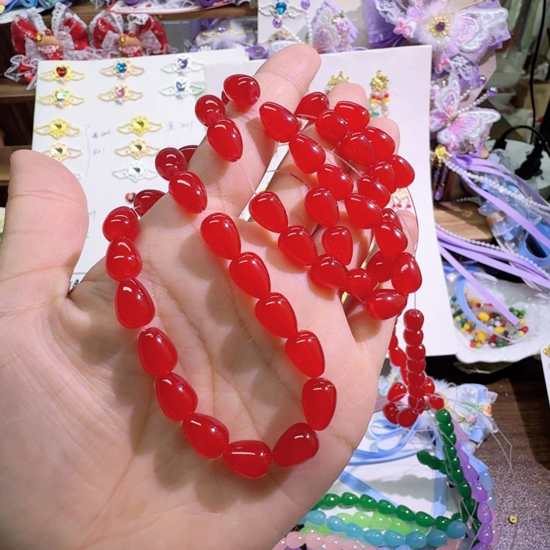 8×11毫米琉璃水滴珠一条，红色