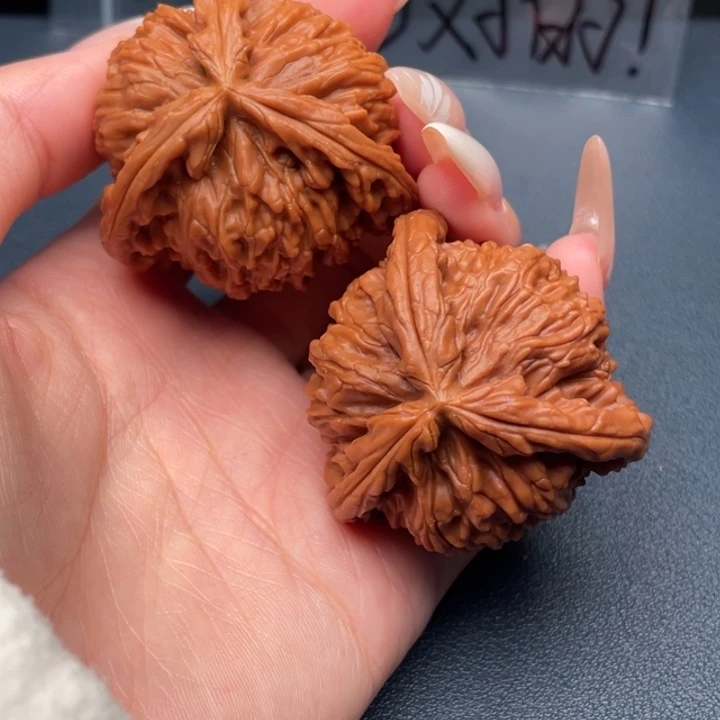 晓****吊坠文玩核桃白狮子