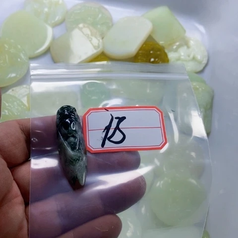 未镶嵌蛇纹石玉手链