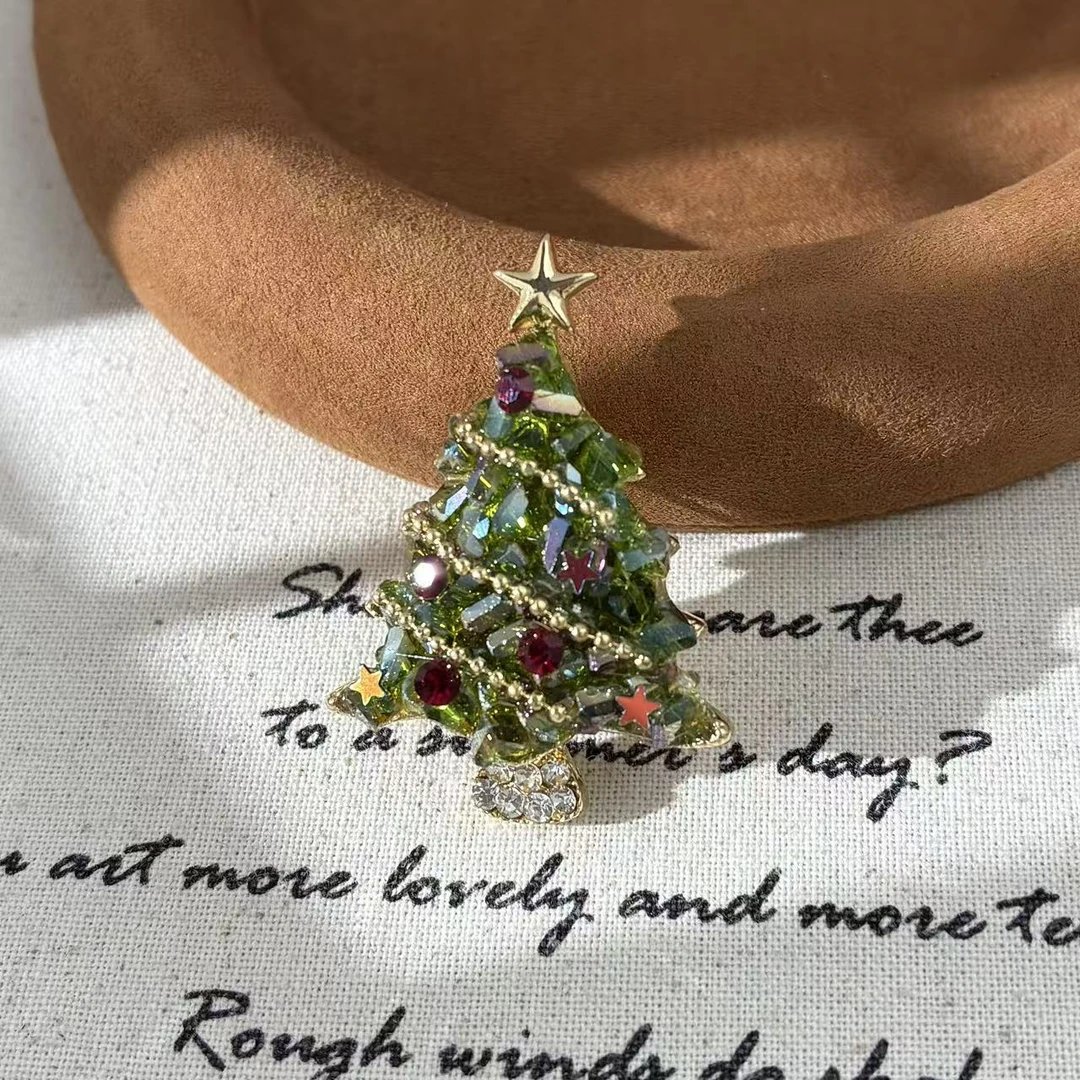 铜合金仿水晶胸针 远远（YY239）圣诞树绿色胸针重工轻奢