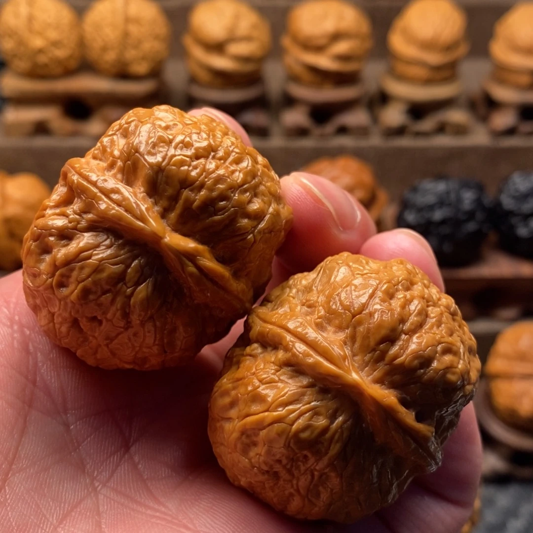 文玩核桃把件铁核桃