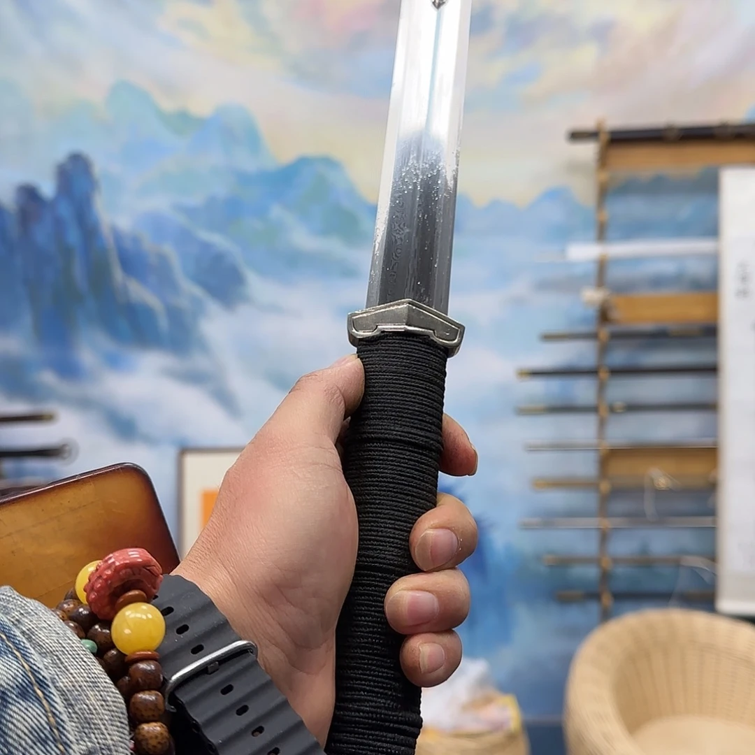 白铜汉剑锈了不能退