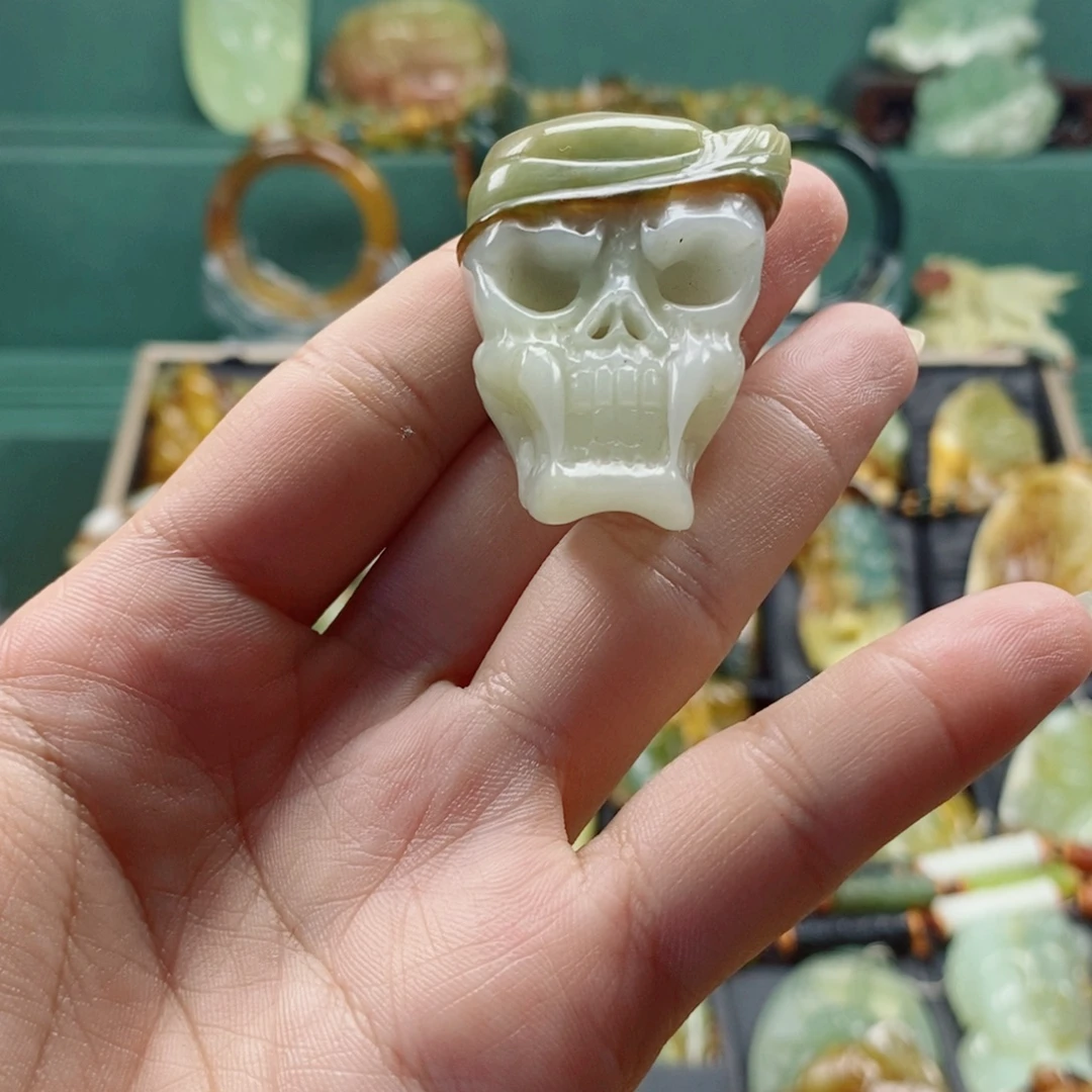 未镶嵌蛇纹石玉颈饰
