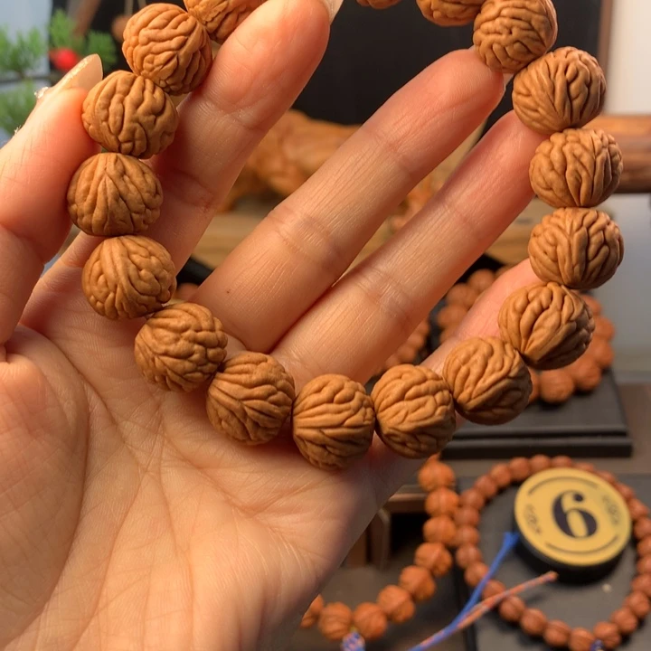 文玩核桃吊坠17祥云