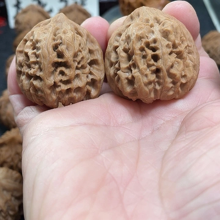 文玩核桃把件野牛