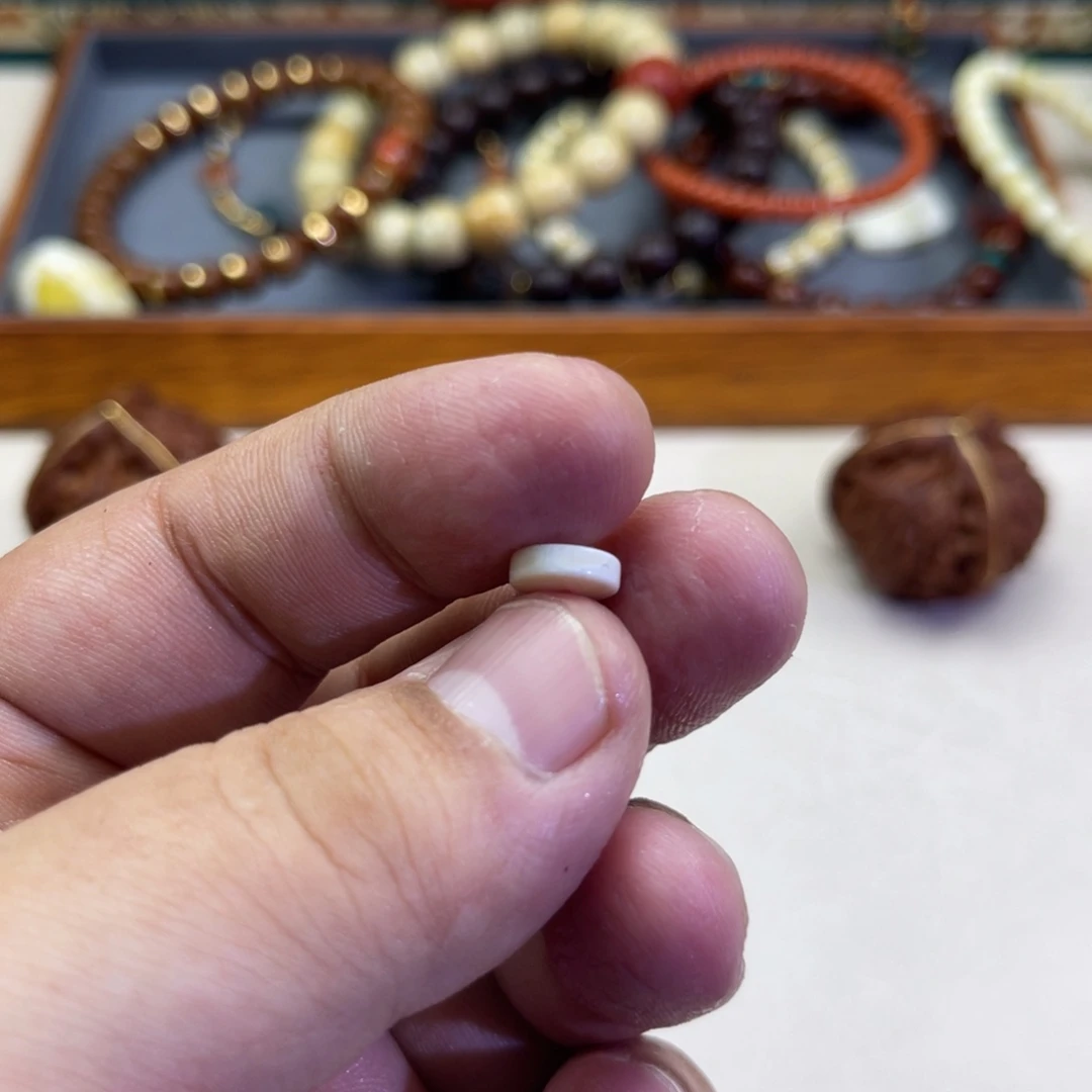 琥珀未镶嵌珠宝奇石28