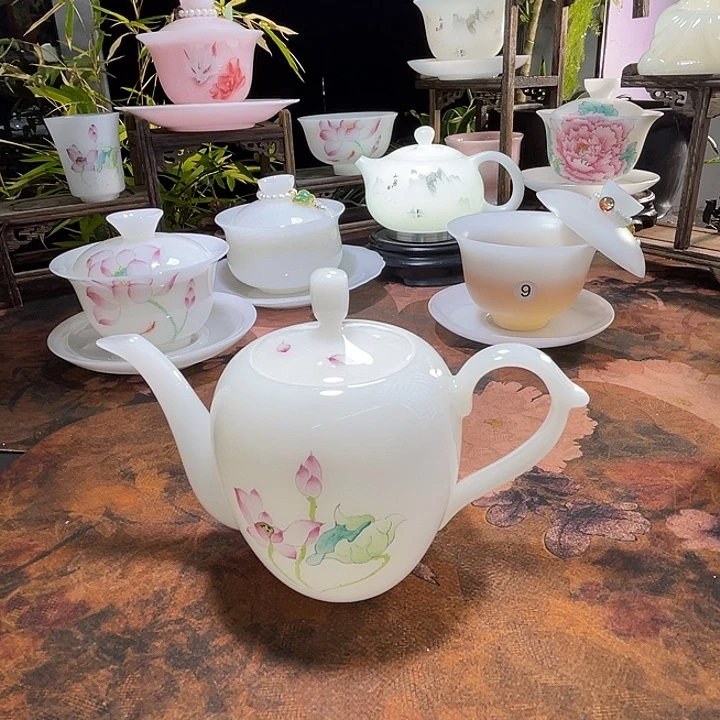 冰晶璞玉手绘荷韵美人壶