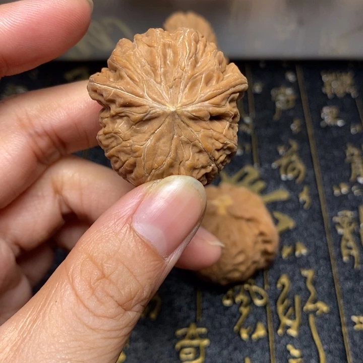 t***易吊坠文玩核桃文玩核桃异形单只