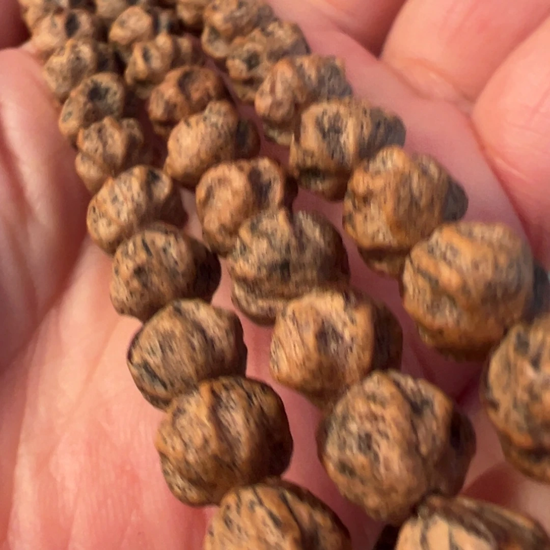 柏香籽/百香籽吊坠E19