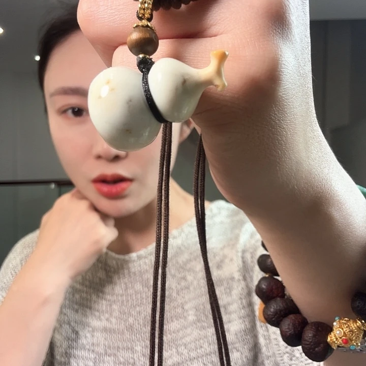 5***9未镶嵌蛇纹石玉颈饰