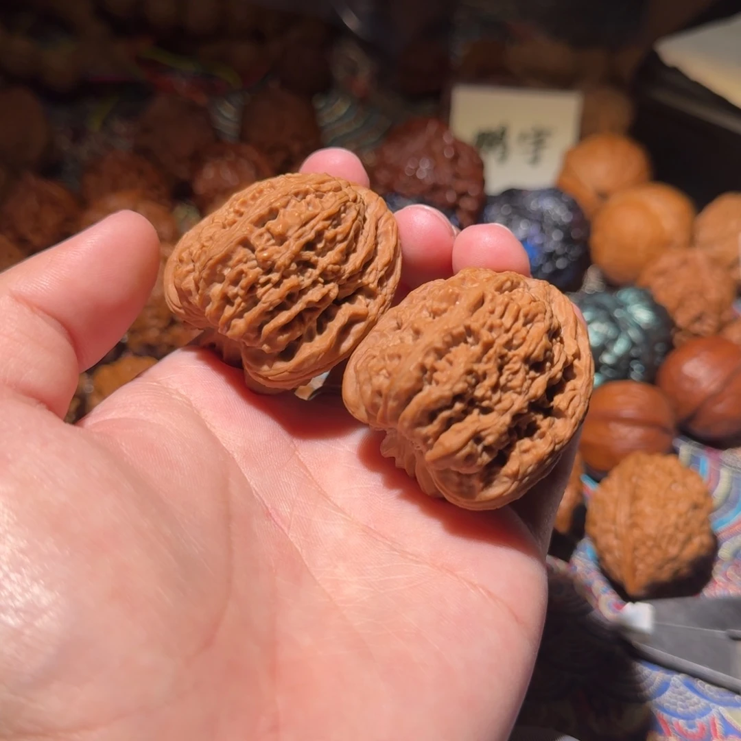 文玩核桃把件2146号40高炮拉丝南疆石