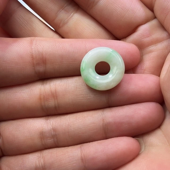 翡翠未镶嵌颈饰天然缅甸翡翠A货甜甜圈