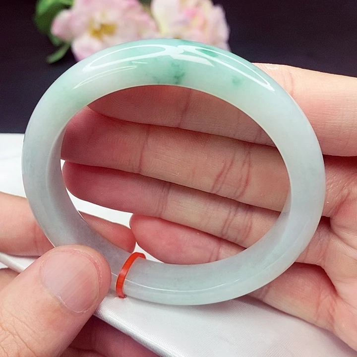 翡翠手镯未镶嵌57圈