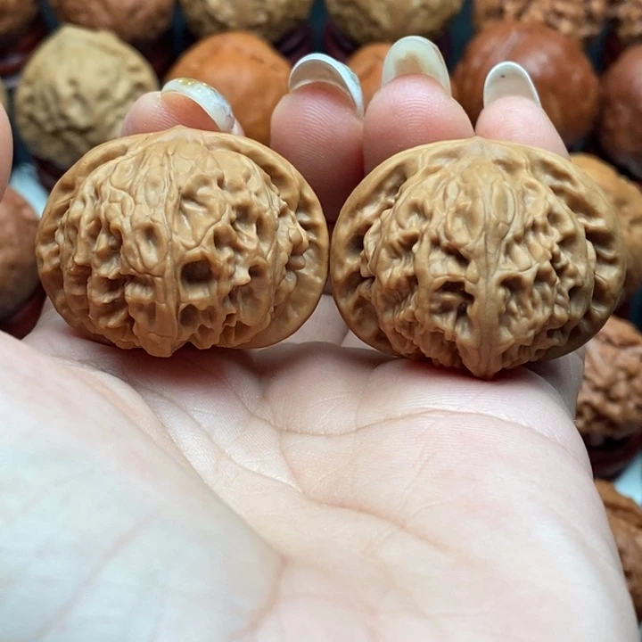 核桃精品文玩核桃手捻宫灯