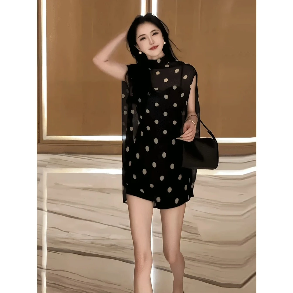 法式黑色波点无袖雪纺衬衫女夏季小众别致斗篷披肩黑色短裤两件套