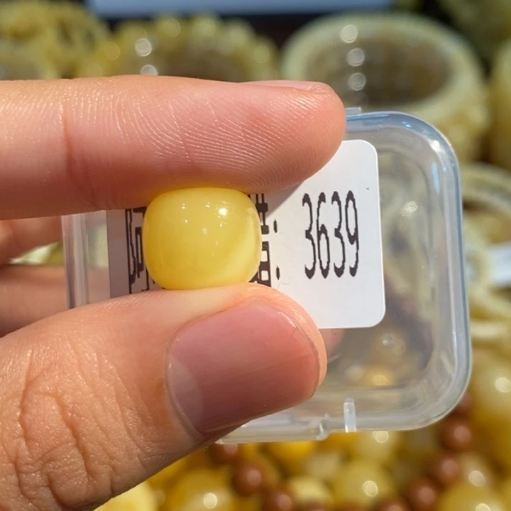 琥珀未镶嵌珠宝奇石3649