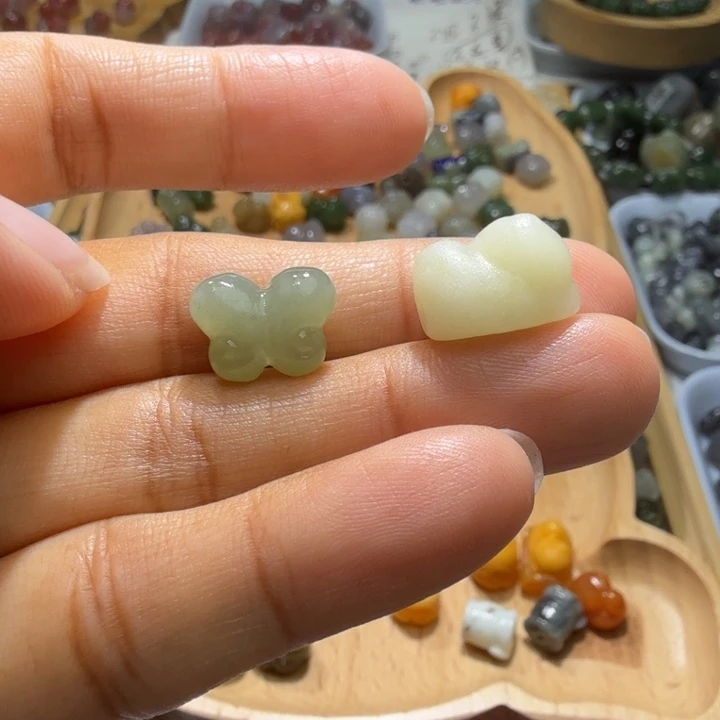 和田玉未镶嵌珠宝半成品右面送