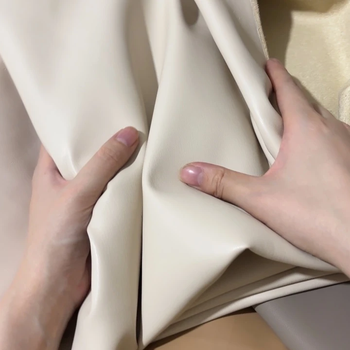 混纺浅卡其高货麂皮1米。