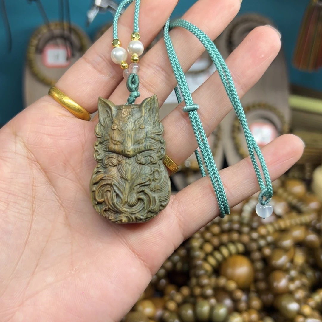 维腊木（绿檀）无事牌