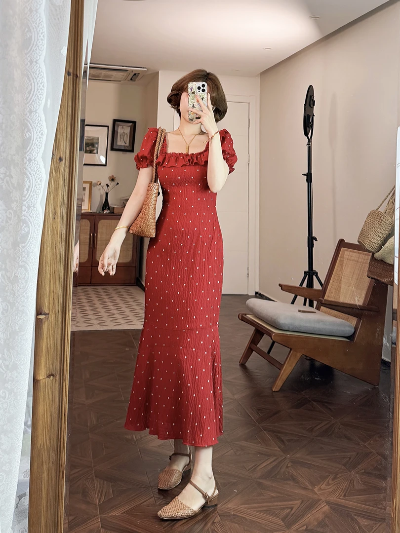 蕾英俊-安妮日记-春季方领褶皱木耳边红色波点小花连衣裙-JF6103