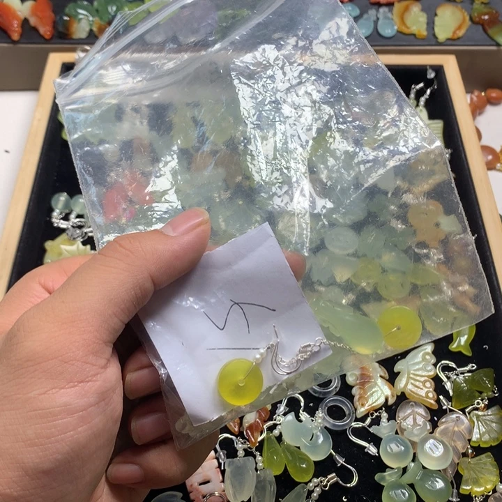 赵***宝蛇纹石玉合金发夹