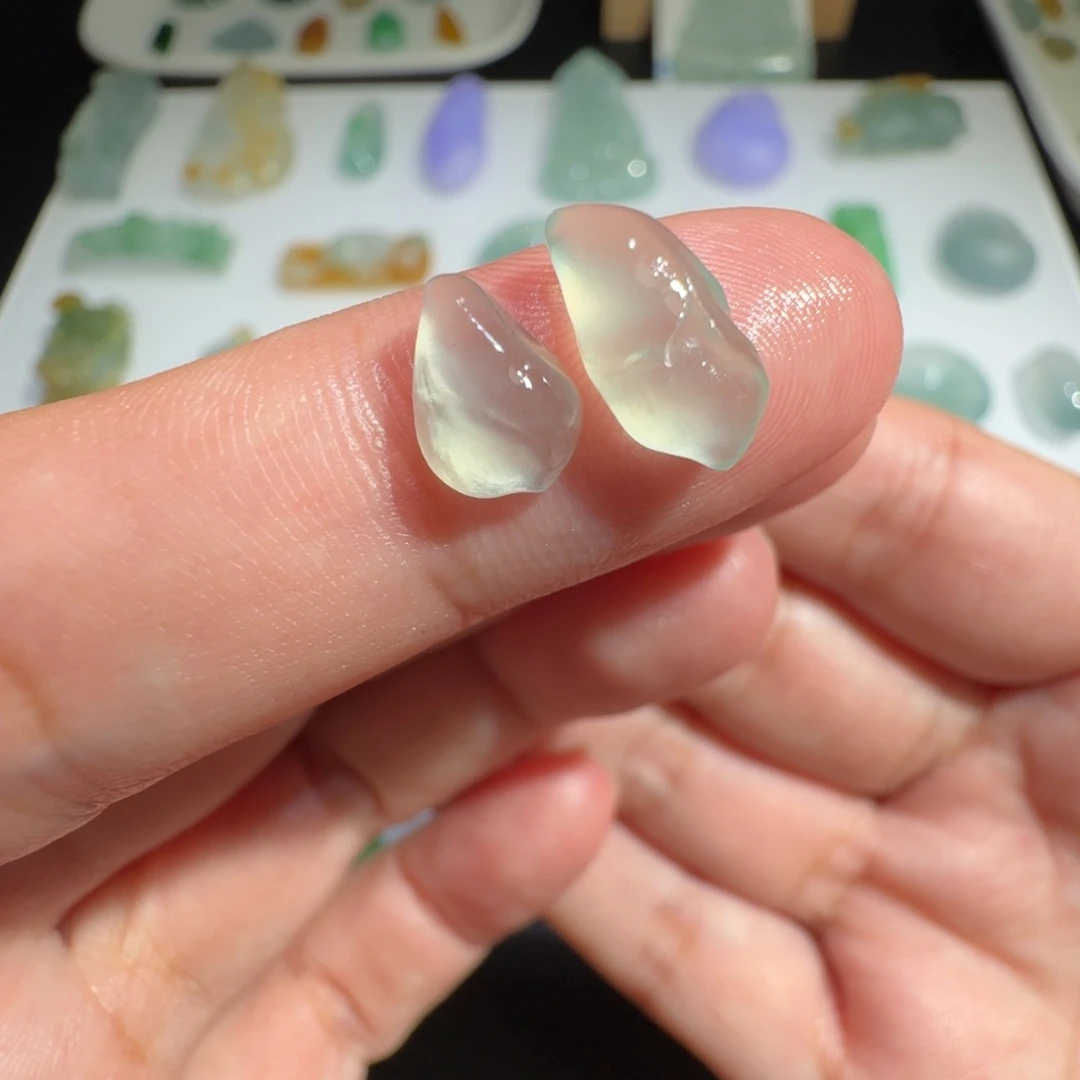 定制翡翠未镶嵌正冰淡绿随行