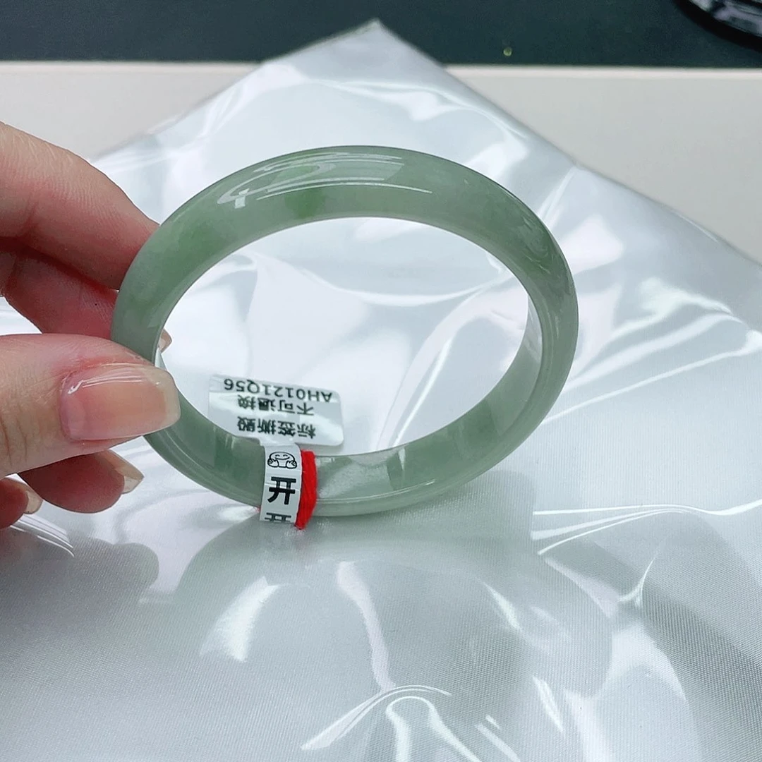 翡翠手镯未镶嵌正58