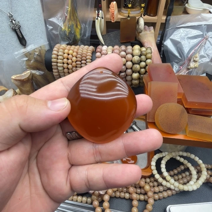 大叶紫檀（黑酸枝木类）放漏。大青鱼石吊坠