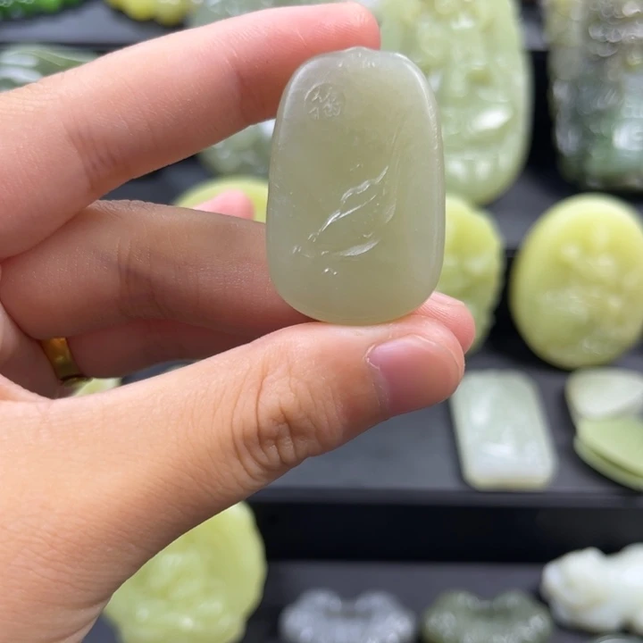 和田玉（黄玉）未镶嵌颈饰