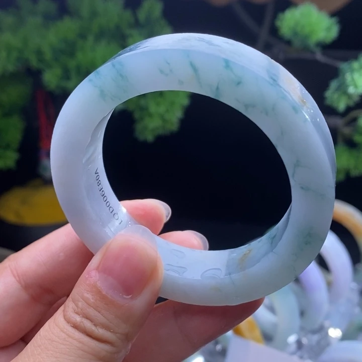 未镶嵌翡翠手镯定制翡翠