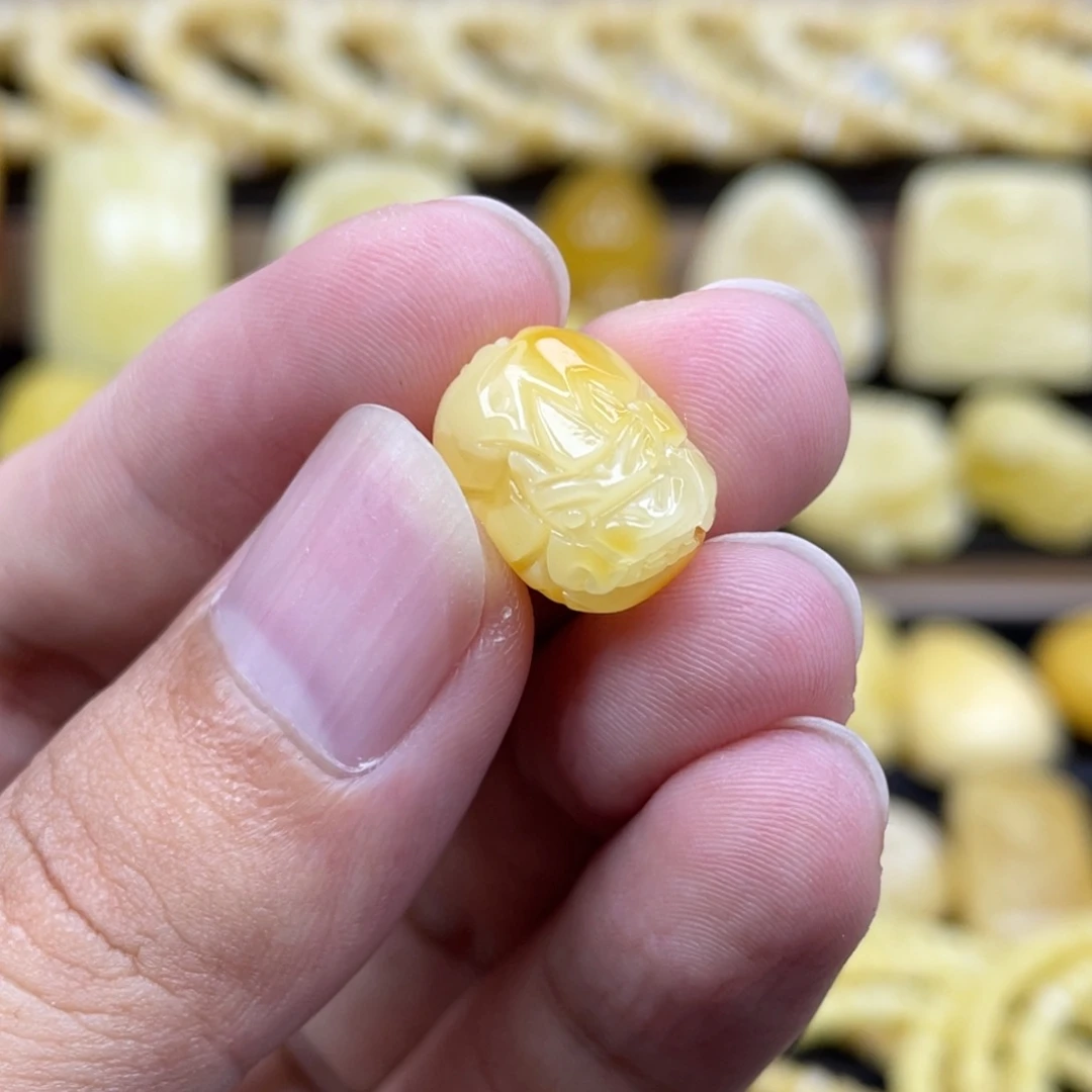 琥珀未镶嵌裸石琥珀蜜蜡
