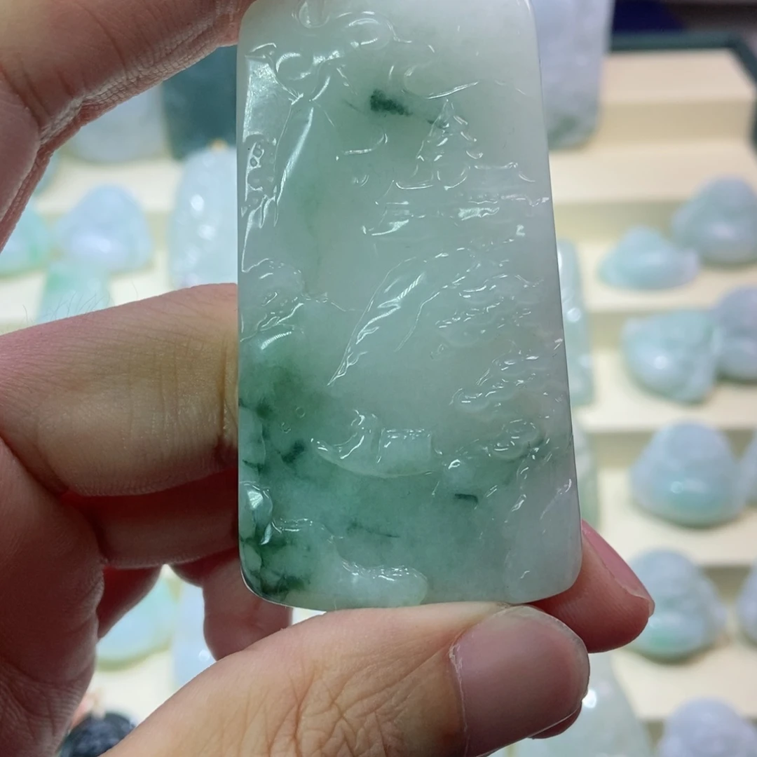 翡翠未镶嵌颈饰山水牌