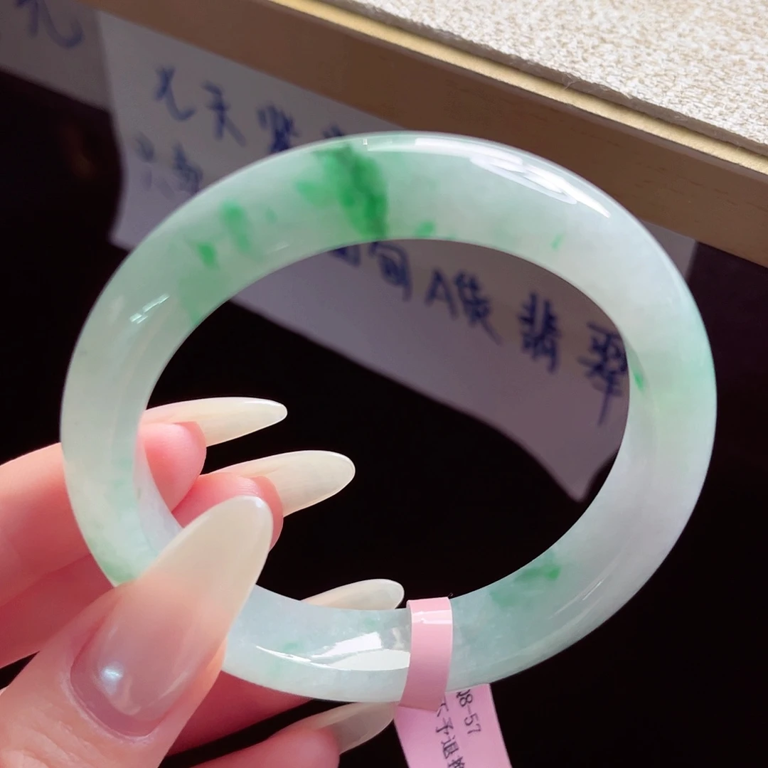 翡翠未镶嵌手镯手镯