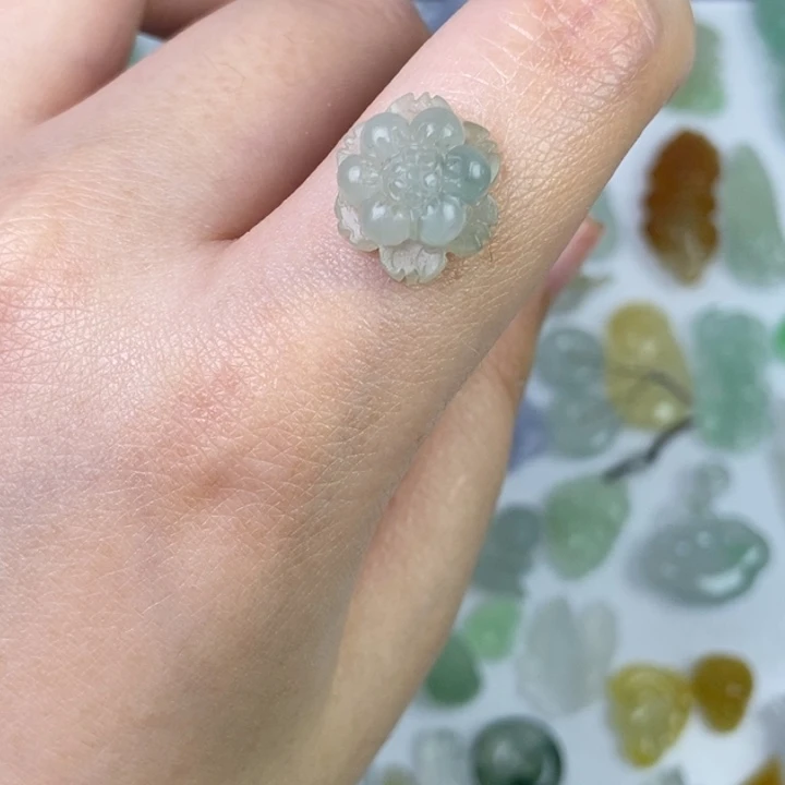 定制翡翠未镶嵌花