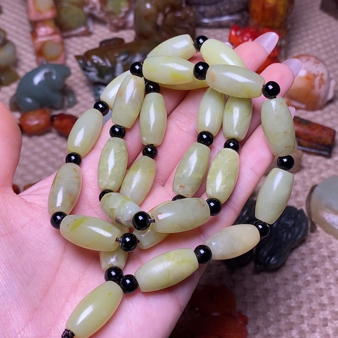 蛇纹石玉未镶嵌颈饰