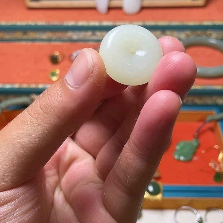 和田玉（糖玉）未镶嵌颈饰